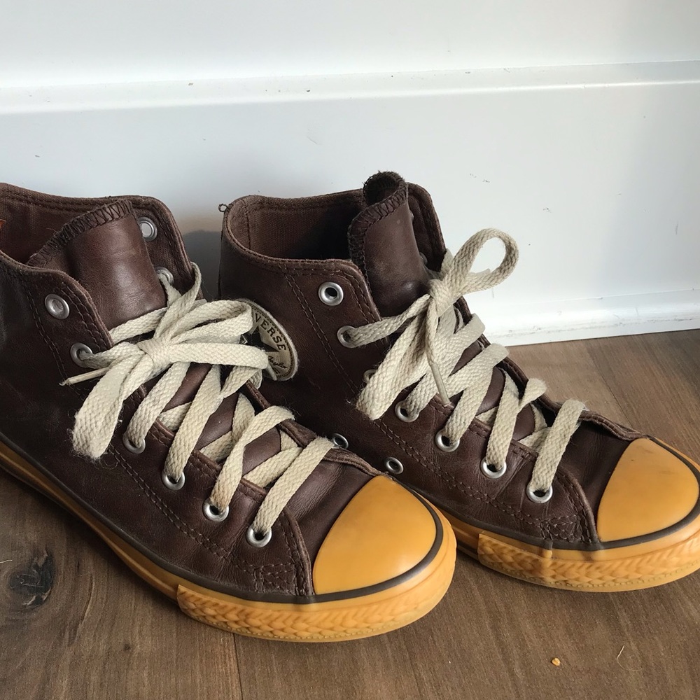 Converse chuck taylor all star boys size 2
